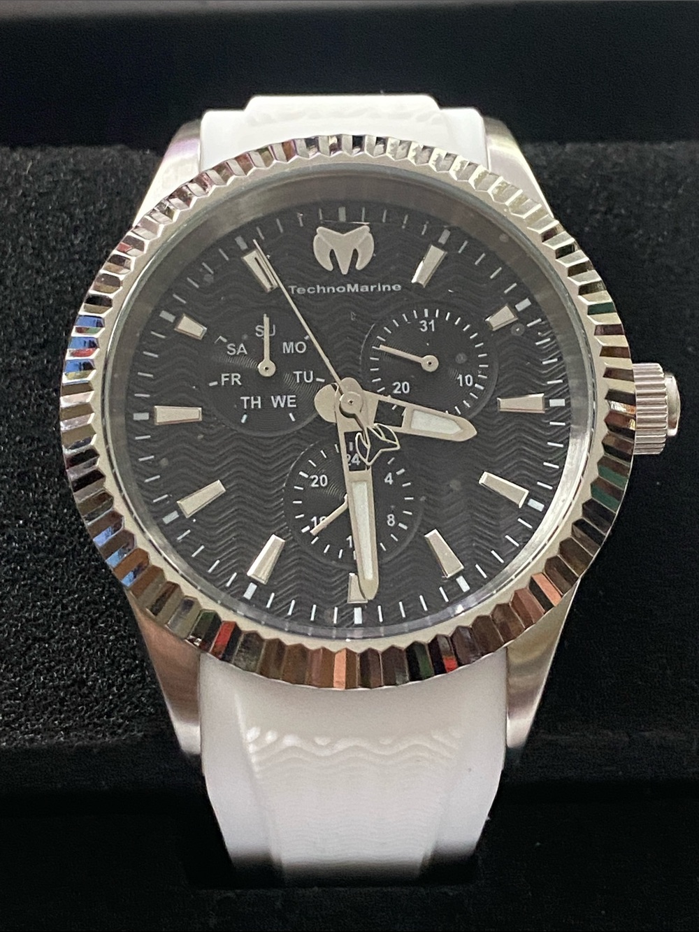 NEW Invicta Technomarine Sea Dream Silver Case Black Dial White Strap Men’s Wat
